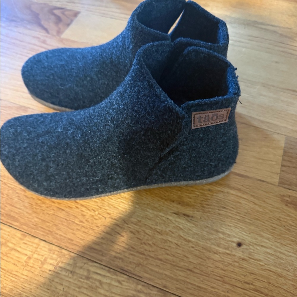 Taos Footwear Gray Ankle Boots - Picture 4 of 7